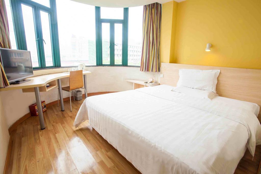 7Days Inn Guiyang Posts And Telecommunications Building Kamer foto